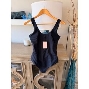 Pinsy Shapewear Bodysuit Women Black Medium Scoop Neck Thong Snap Closure NWT